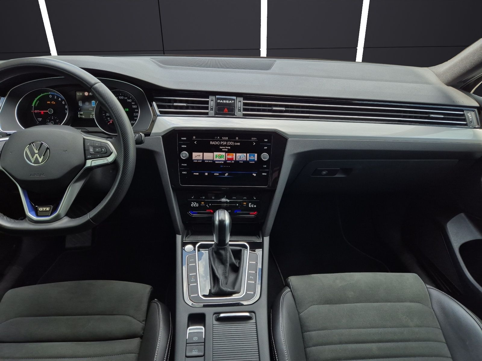 Fahrzeugabbildung Volkswagen Passat Variant GTE AHK Navi ACC RFK SH LM