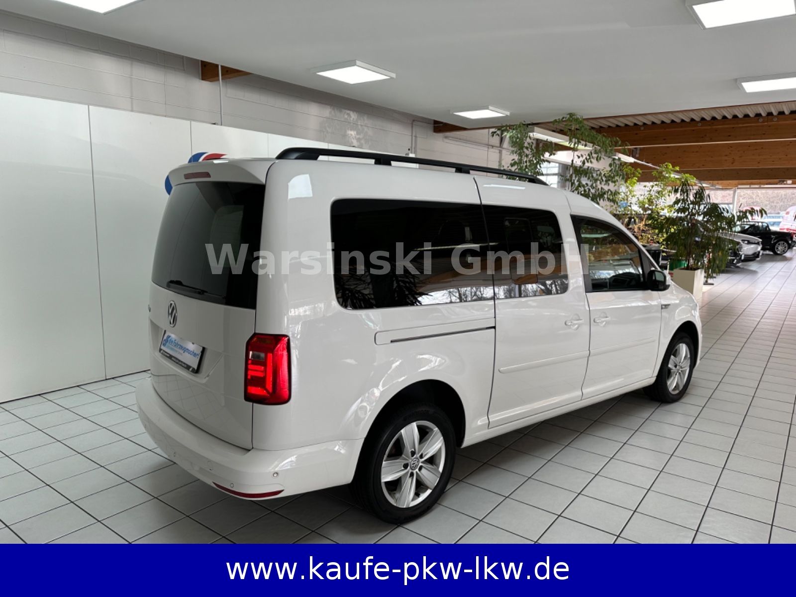 Fahrzeugabbildung Volkswagen Caddy Maxi Comfortline BMT*CarPlay*2xSchiebetür