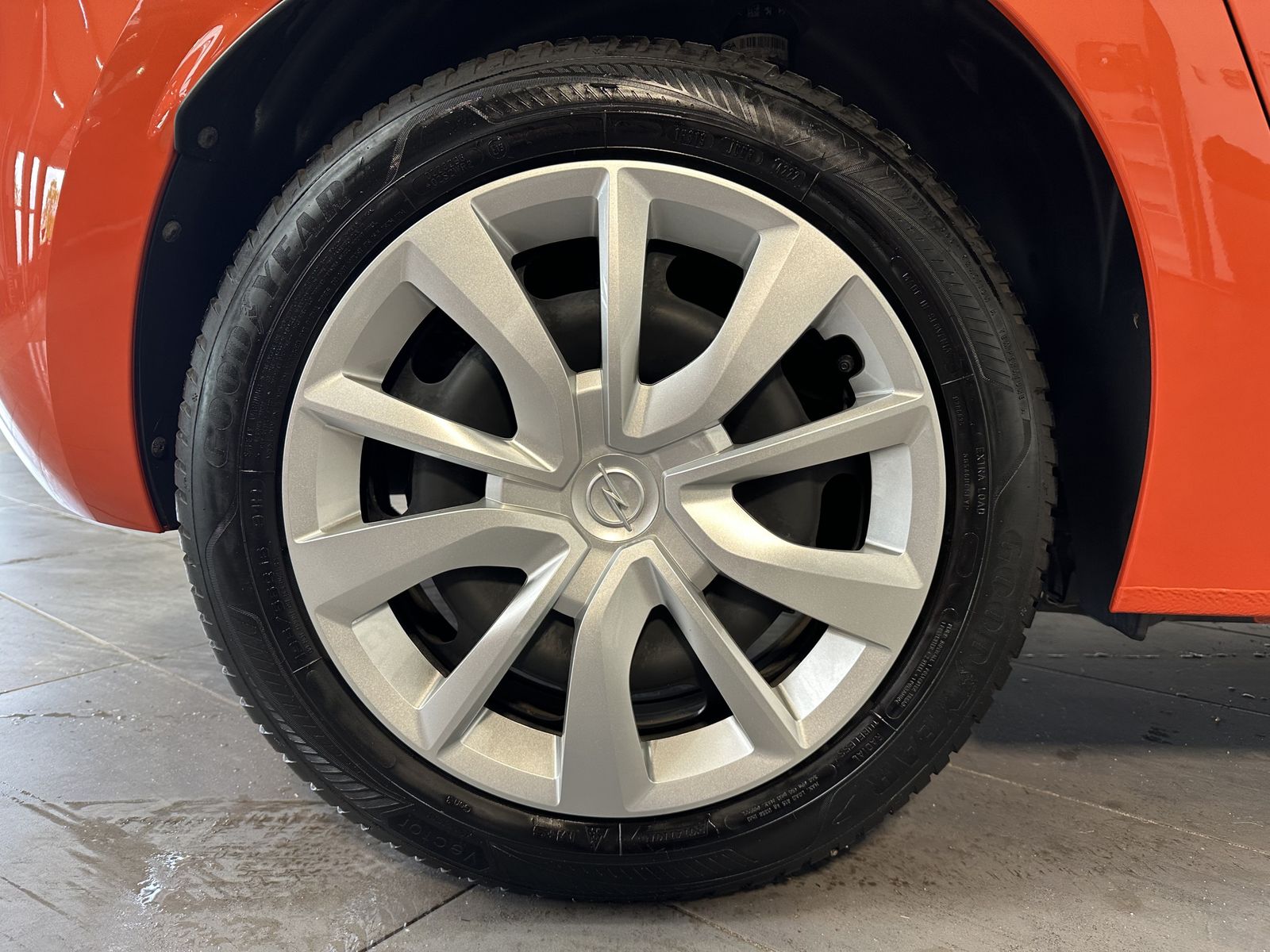 Fahrzeugabbildung Opel Corsa e Edition SHZ+180°-KAMERA+SHZ+STYLE-PAKET