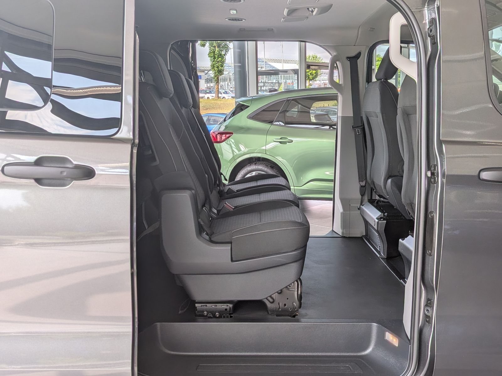 Fahrzeugabbildung Ford Transit Custom 320 L1 Aut. 8-Sitze LED ACC Cam
