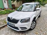 Skoda Yeti Active mit Hängerkupplung - : Hänger