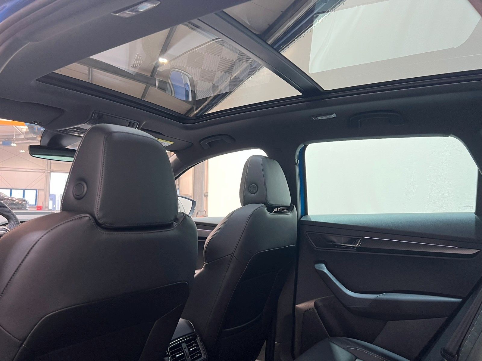 Fahrzeugabbildung SKODA Karoq Sportline 4x4 -Leder - AHK - Pano - Rfk