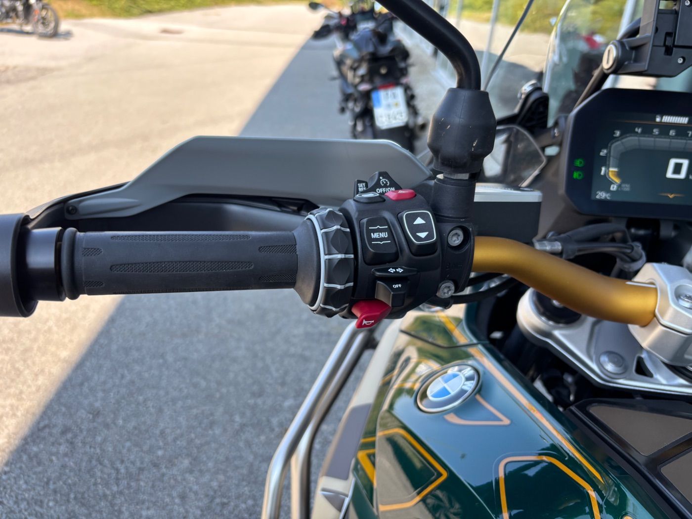 Fahrzeugabbildung BMW R 1300 GS Option 719 Sportfederung