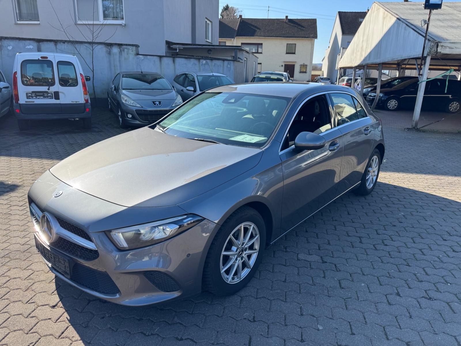 Mercedes-Benz A 180 d"LED-Paket/Voll-Digital Tacho/Leder-Sport