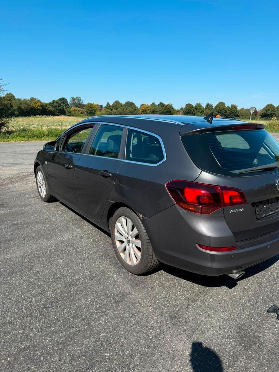 Opel Astra 2012 — engine 165 HP (121kW)