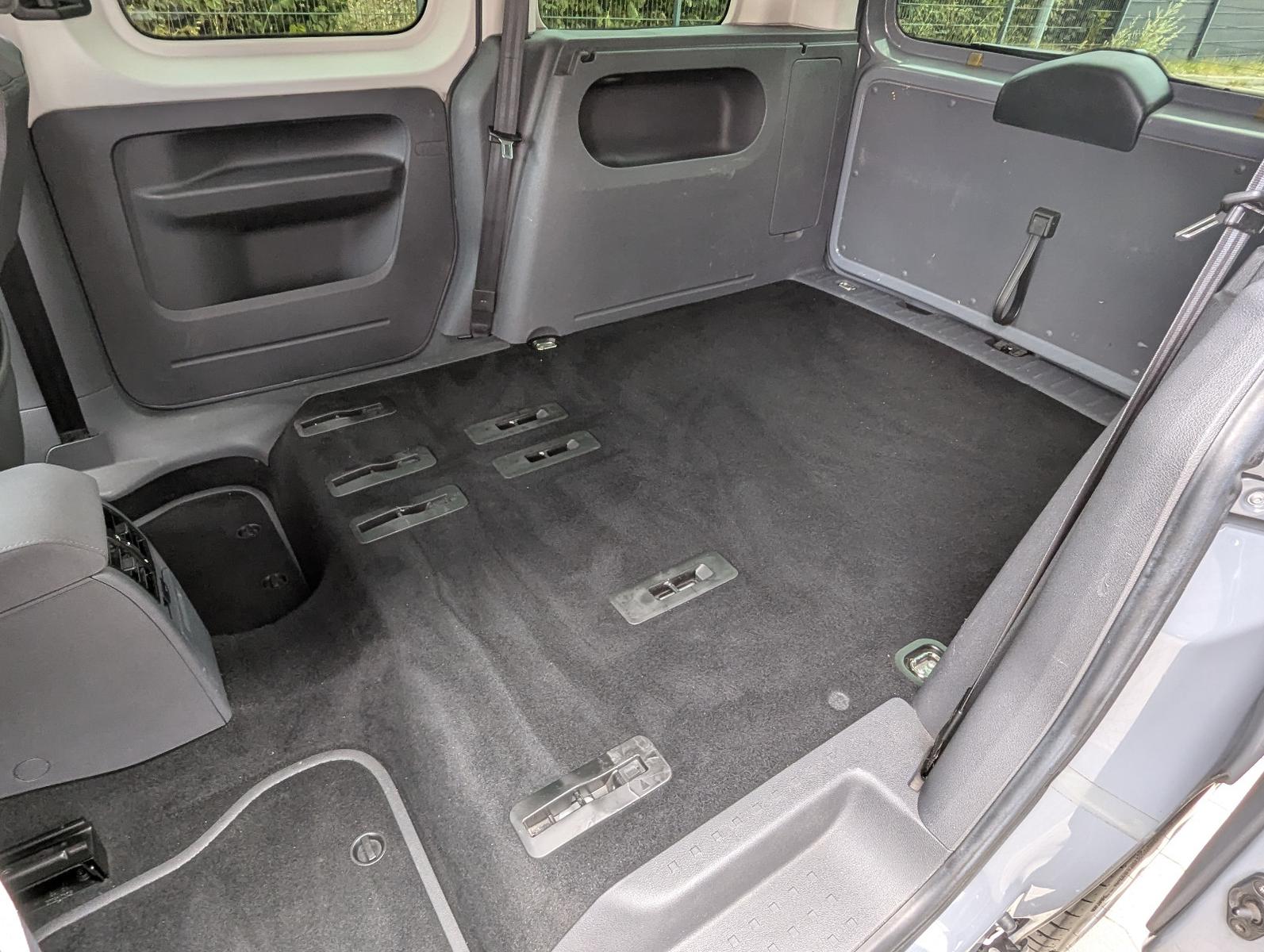 Volkswagen Caddy 2012 — photo 25