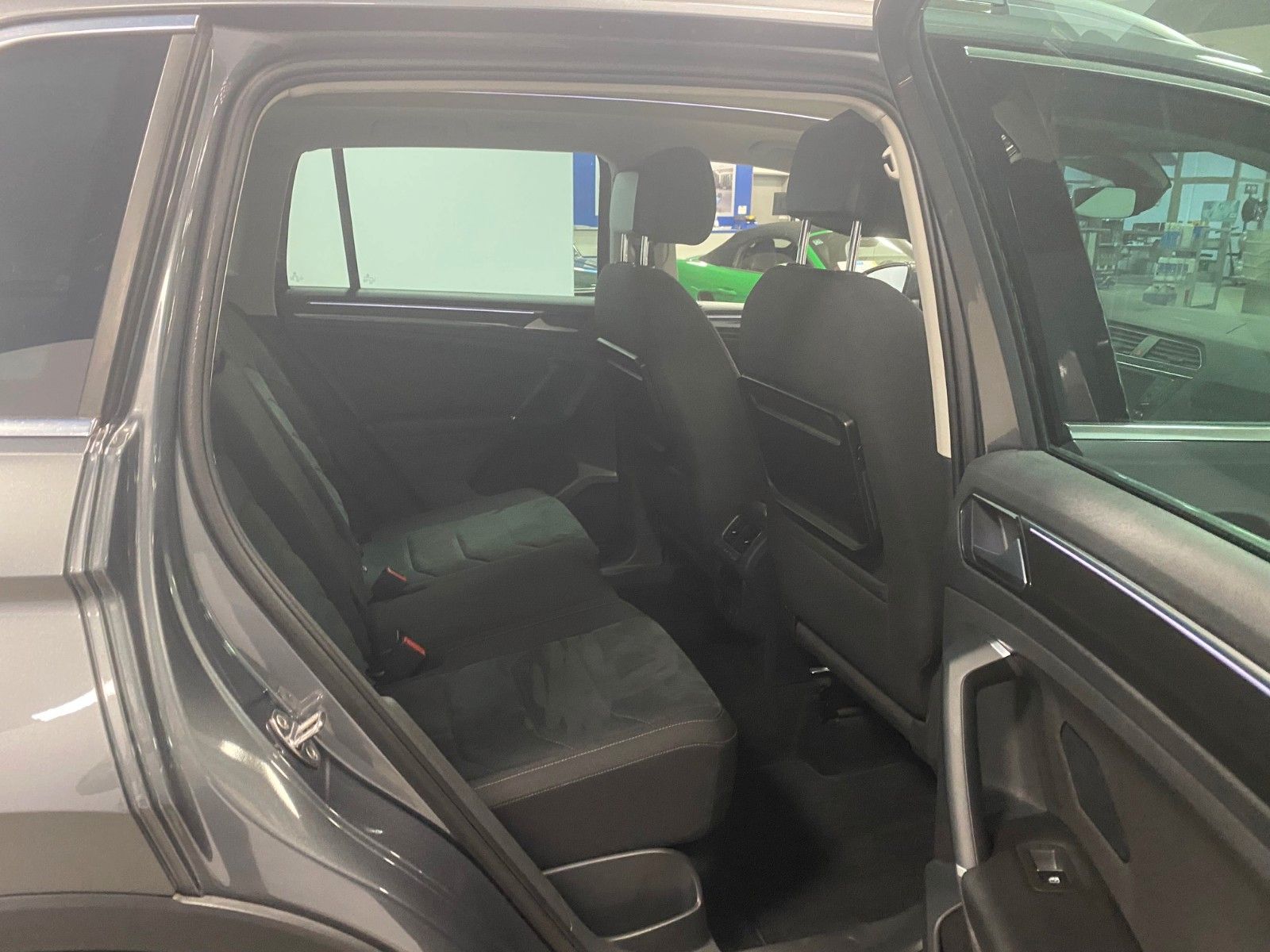 Fahrzeugabbildung Volkswagen Tiguan 2.0 TSI DSG 4MOTION Highline+ACC+DCC+NAVI