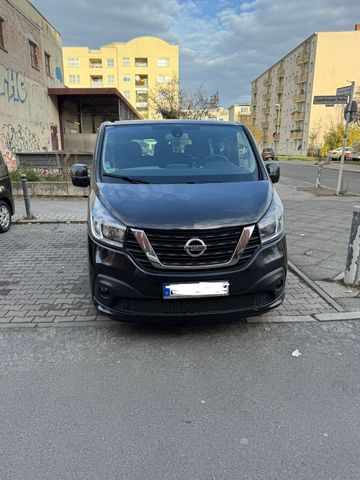 Nissan NV300 9 Sitzer