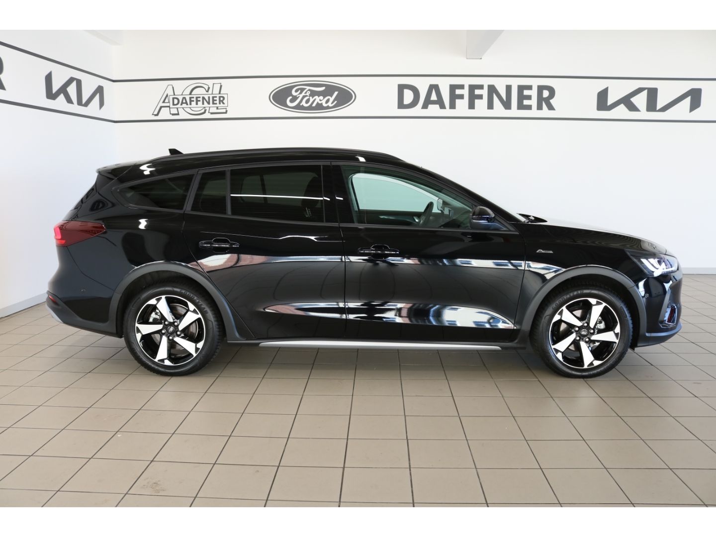Fahrzeugabbildung Ford Focus Active X  LED Kamera VerkehrszeichenERK