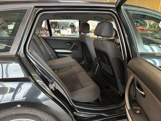 MYAUTOCENTER – Gebraucht- und Jahreswagen mit Werkstattservice in Pfaffenhofen BMW 320 *SERVICENEU*TEMPO*NAVI*KLIMAAUTO*AHK*