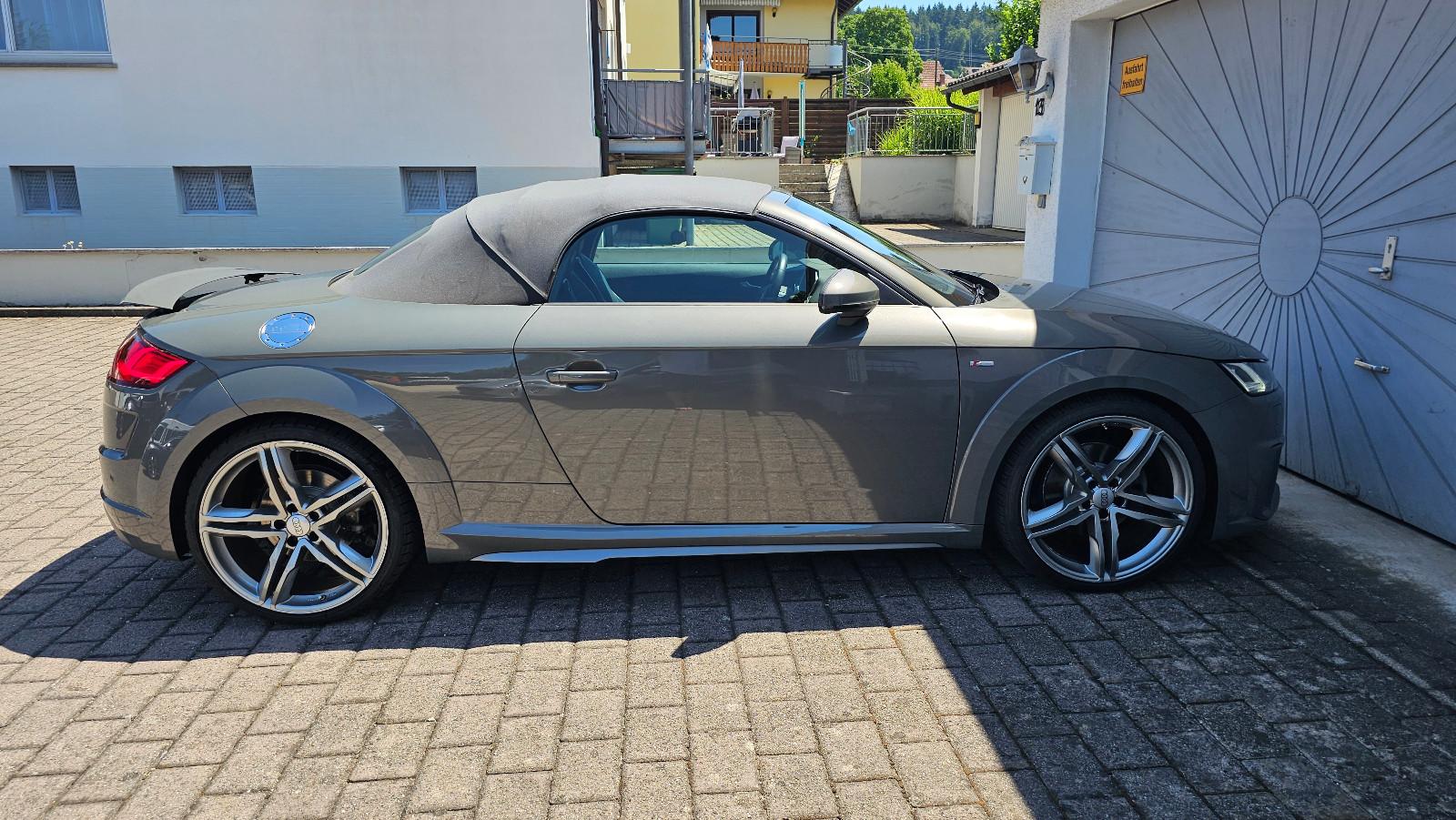 Audi TT Roadster 40 TFSI S-tronic S line Exclusive