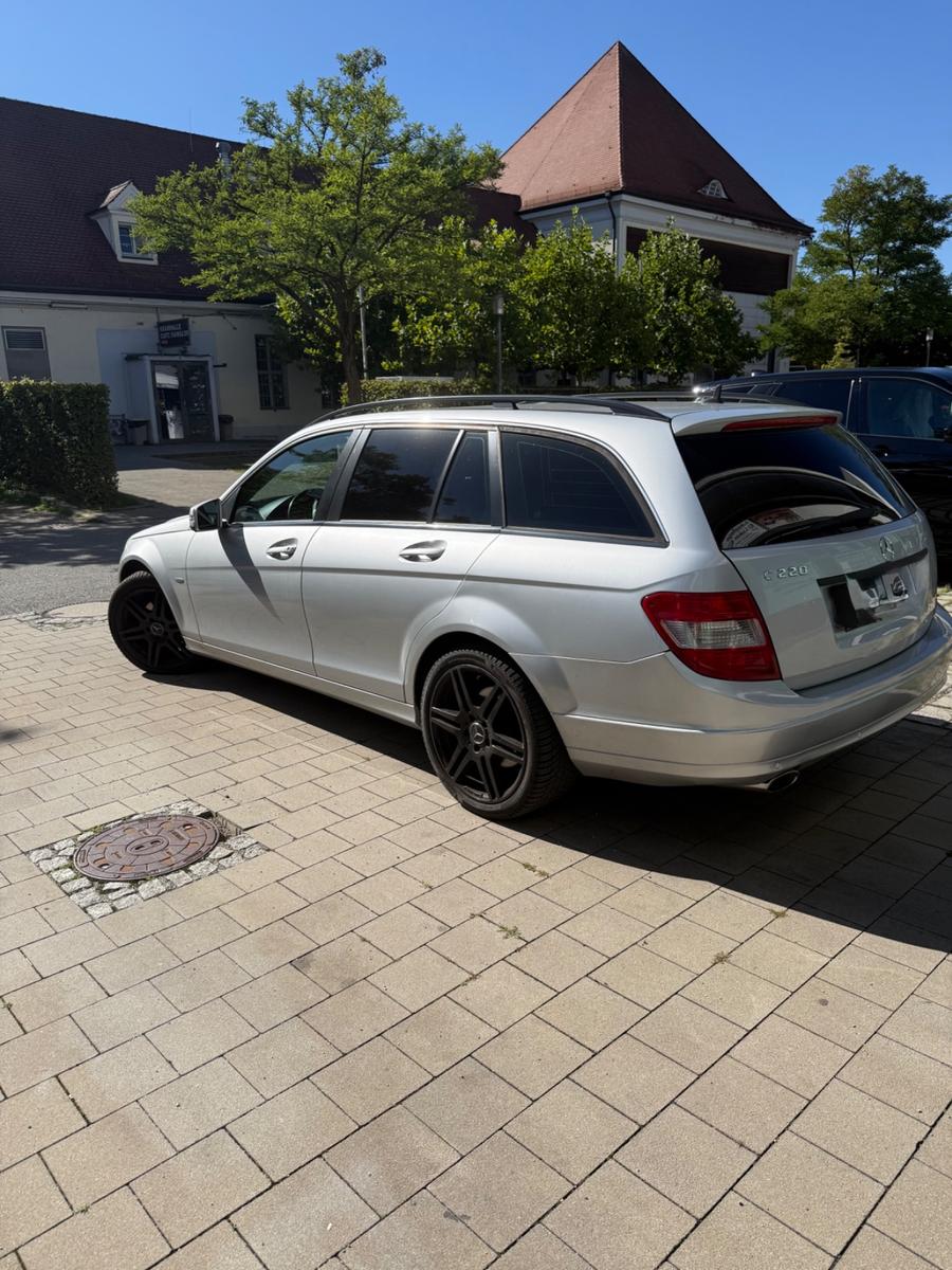 Mercedes-Benz C220 2010 — photo 10