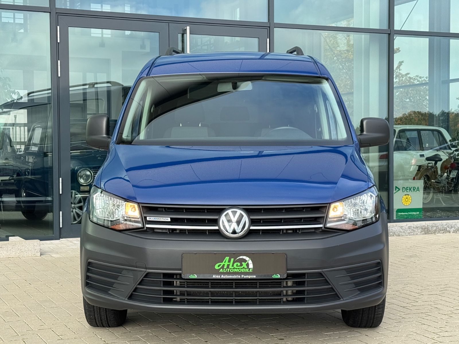 Volkswagen Caddy Maxi Kombi CNG Automatik 1. Hand 5-Sitzer foto 2