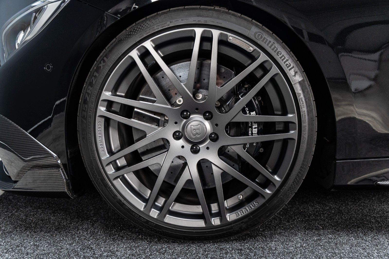 Fahrzeugabbildung Mercedes-Benz BRABUS 850 Coupé C217 + 850 PS + 15.255 km