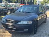 Opel Vectra 1.8 Kein TÜV*SCHIEBEDACH*AHK* - gebrauchte Opel Vectra aus dem Jahr 1997