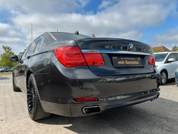 BMW 750 - 9