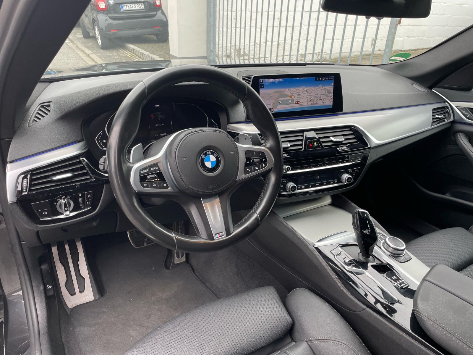 Fahrzeugabbildung BMW 530i Facelift |M Sport|Business|Cockpit+|Privacy