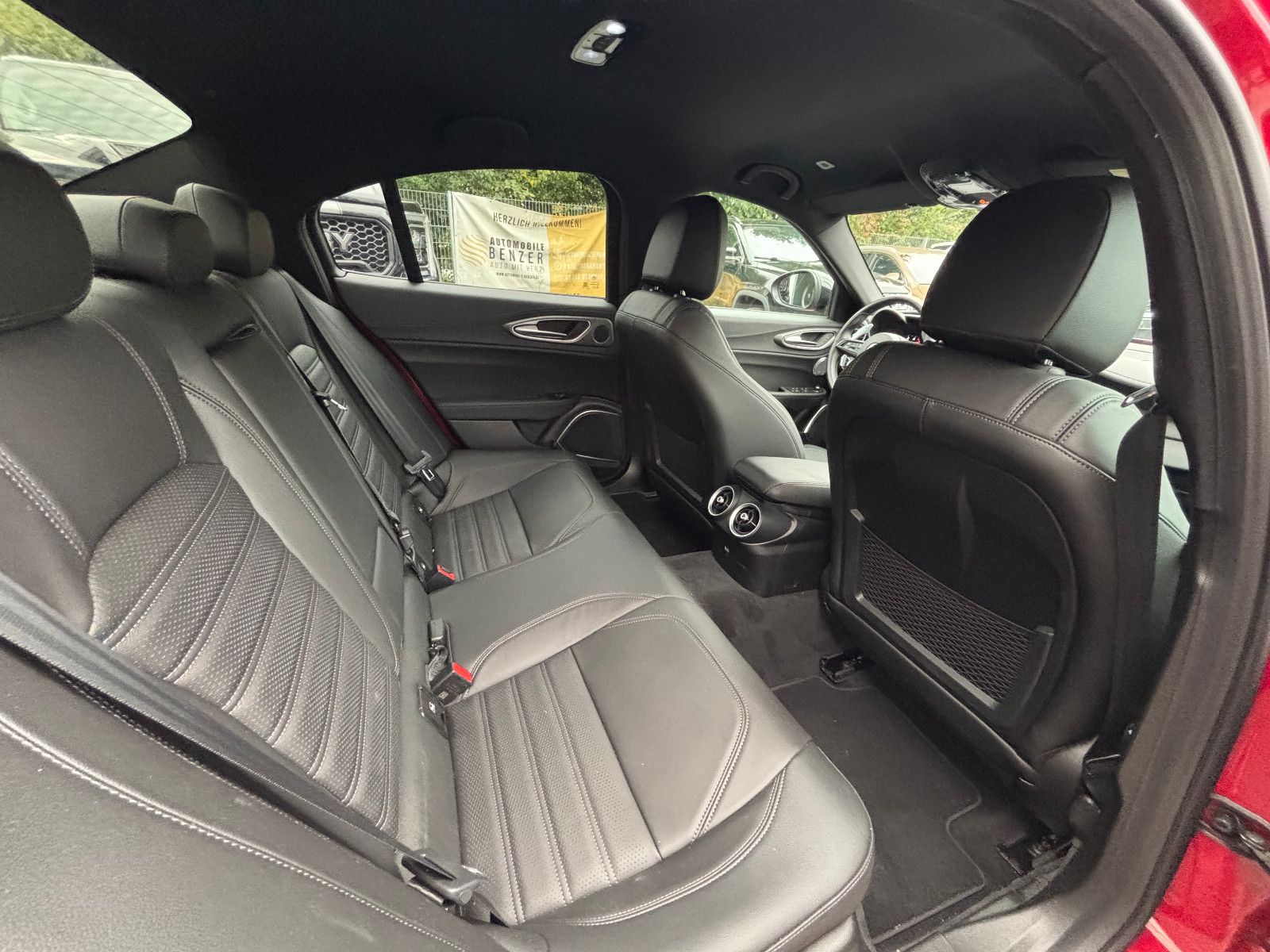 Fahrzeugabbildung Alfa Romeo Giulia Veloce Q4/ACC/MEMORY/KAMERA/NAVI/SOUND/