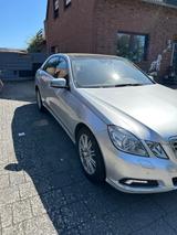 Mercedes-Benz E 350 4MATIC ELEGANCE ELEGANCE - Mercedes-Benz E 350 aus 2010: 4matic