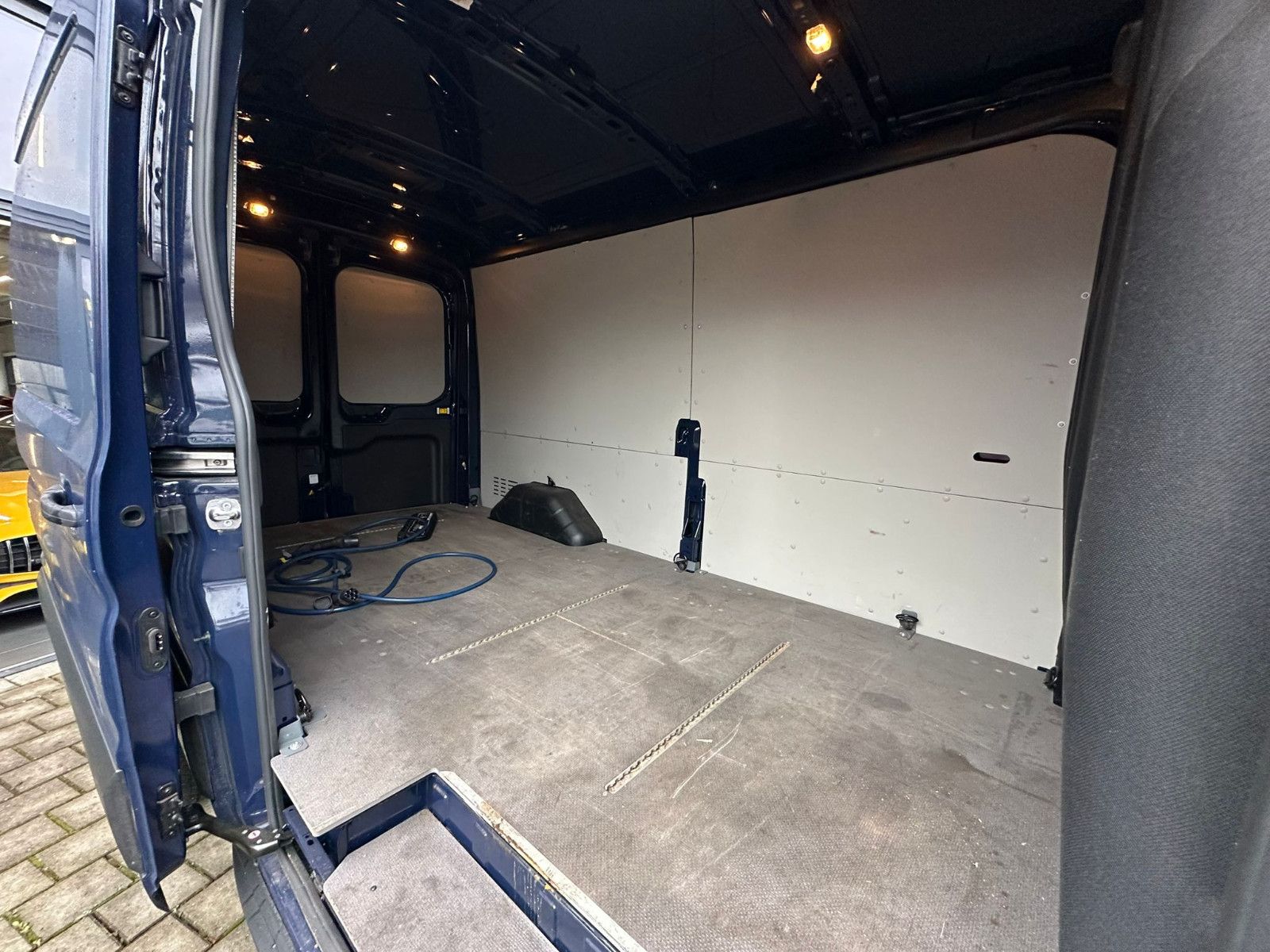 Fahrzeugabbildung Ford Transit E 390 L3H2 *KeyFree*NAVI*HOLZBODEN