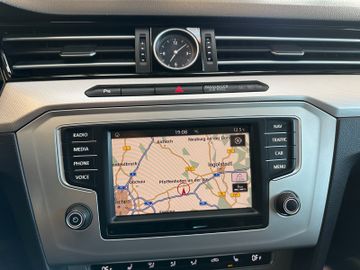 MYAUTOCENTER – Gebraucht- und Jahreswagen mit Werkstattservice in Pfaffenhofen Volkswagen Passat Variant Comfortline *4Motion*Kamera*AHK*