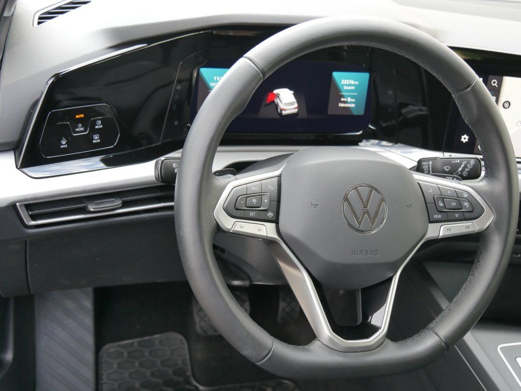 Fahrzeugabbildung Volkswagen Golf Variant 1.0 eTSI Life Keyless SHZ AppConnec