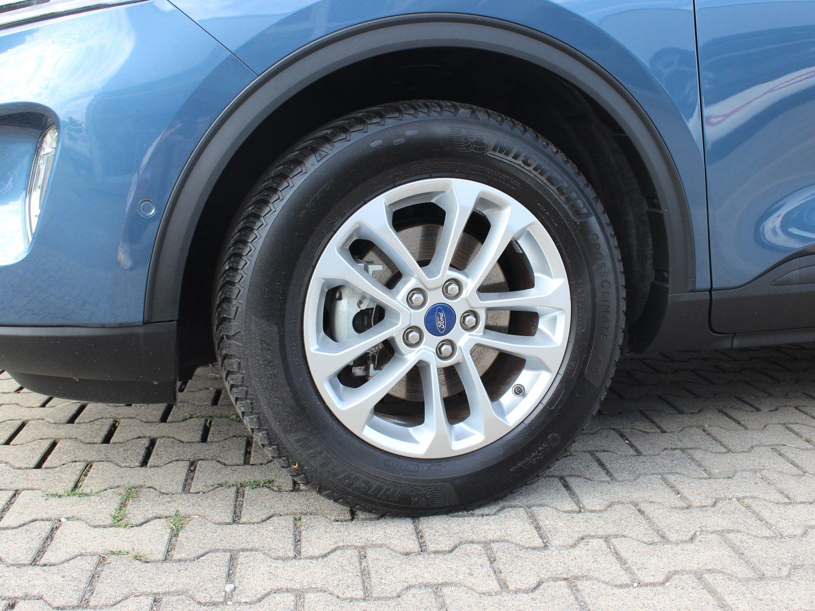 Fahrzeugabbildung Ford Kuga Hybrid Titanium 2,5 Duratec