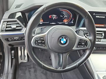 BMW 330d xDrive A M Sport DAB LED WLAN Klimaaut.