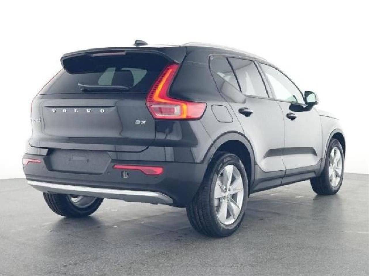 Fahrzeugabbildung Volvo XC40 B3 Benzin Core 2WD