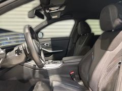 Fahrzeugabbildung BMW 320i Touring M Sport Sportautom-AHK/HeadUp/ 17LM