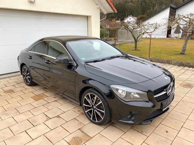 Mercedes-Benz CLA 250 4Matic/Exklusiv-Paket / Unfall