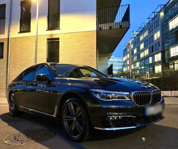 BMW 740d xDrive ferngesteuertes Parken Voll ausgest.