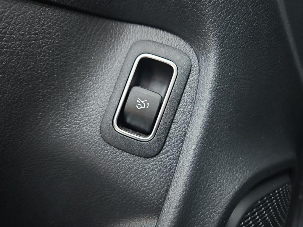 Fahrzeugabbildung Mercedes-Benz CLA 180 Coupé Progressive ACC Totw. Memo KeyLess