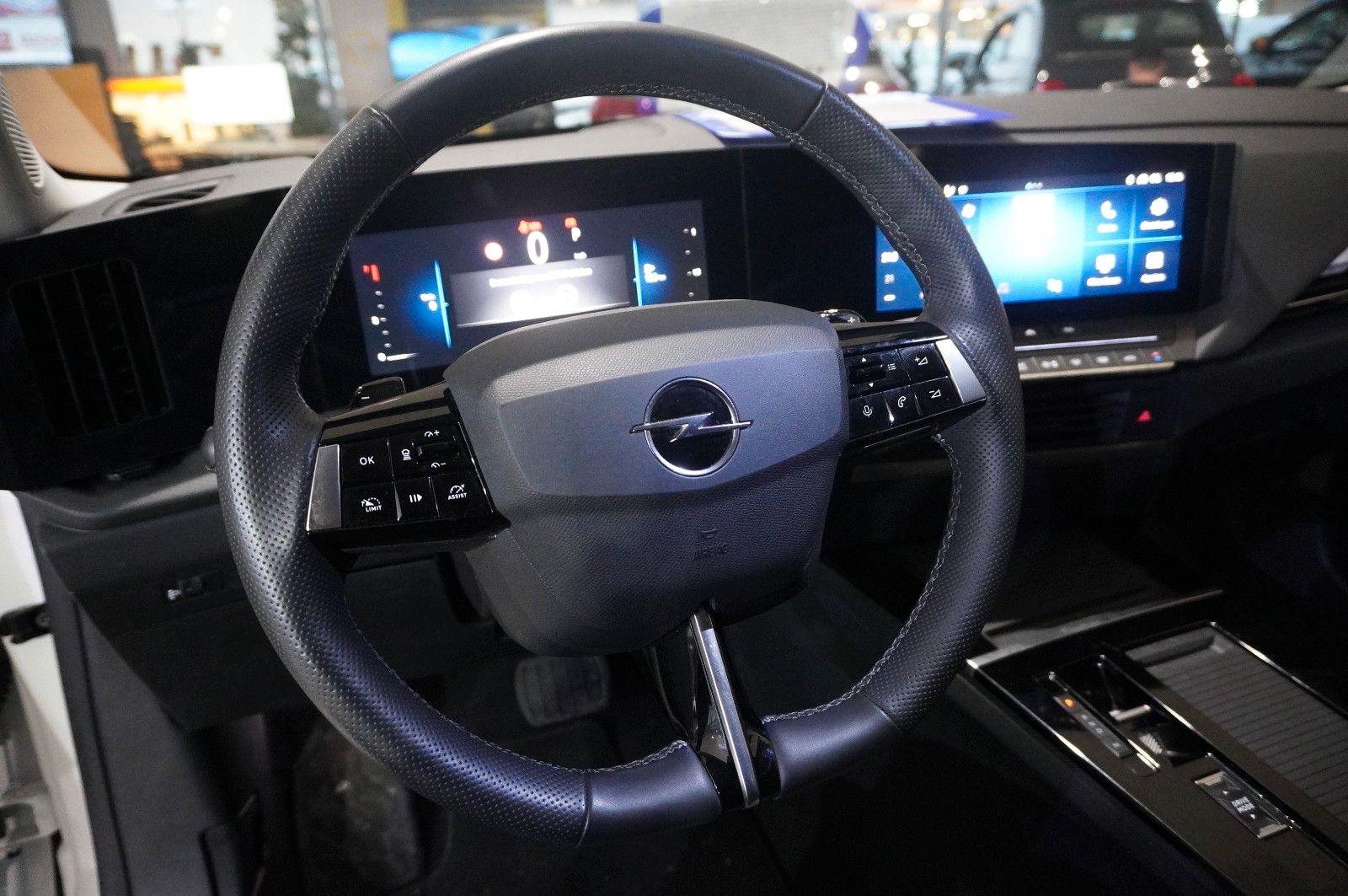 Fahrzeugabbildung Opel Astra L Lim. 1.2T ELEGANCE NAVI/LED/KAMERA/SPORT