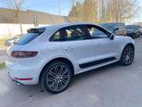 Porsche Macan Turbo LUFTFAHRW*AHK*SITZBEL*PANORAMA*21 Z* - Porsche Macan in Augsburg