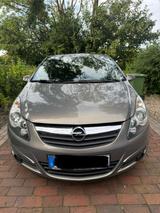 Opel Corsa D mit integriertem Fahrradträger - Opel Corsa: Fahrradtraeger