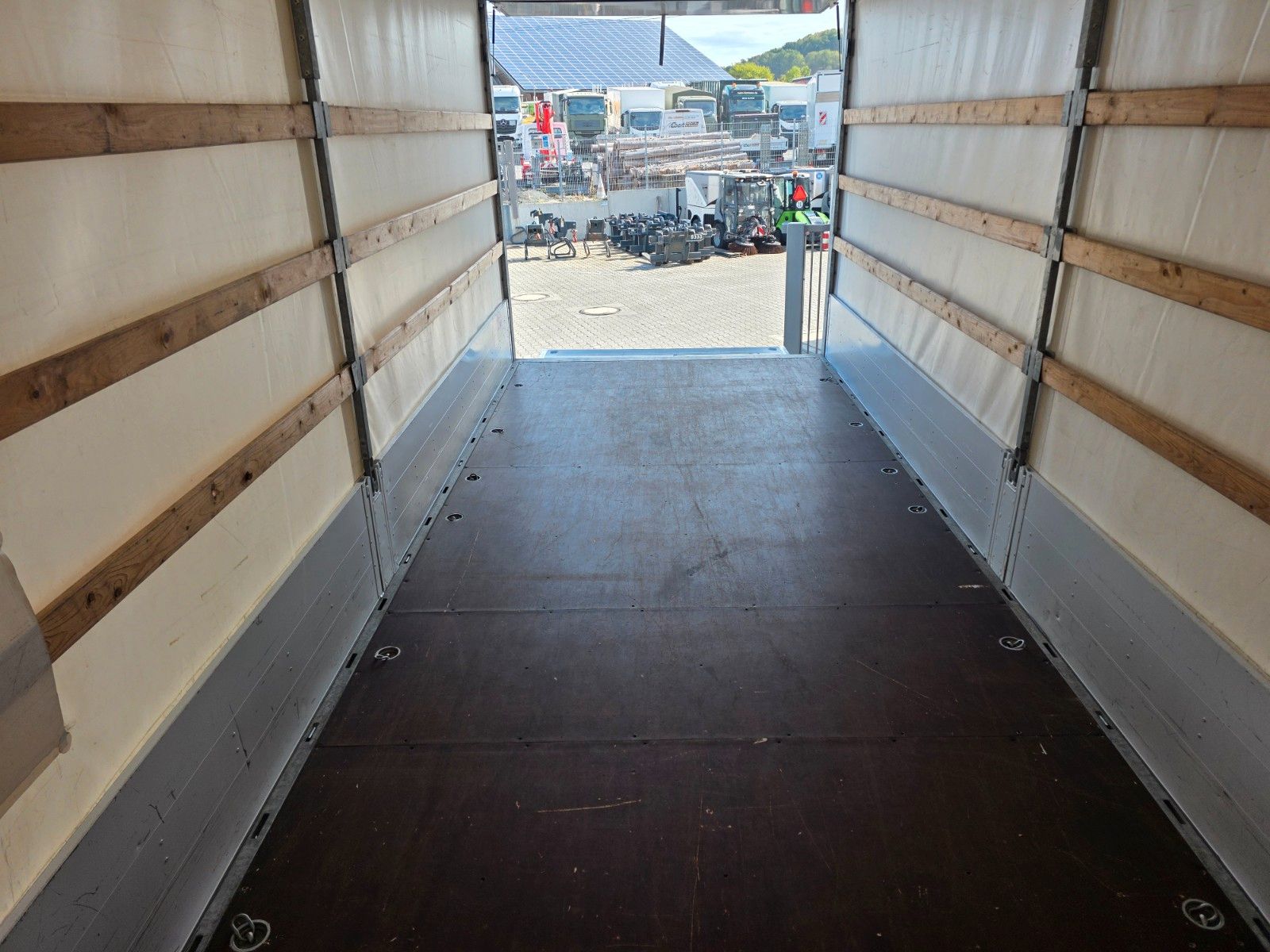 Fahrzeugabbildung Iveco Eurocargo ML120E25 LBW 1.500 3 Sitze Klima