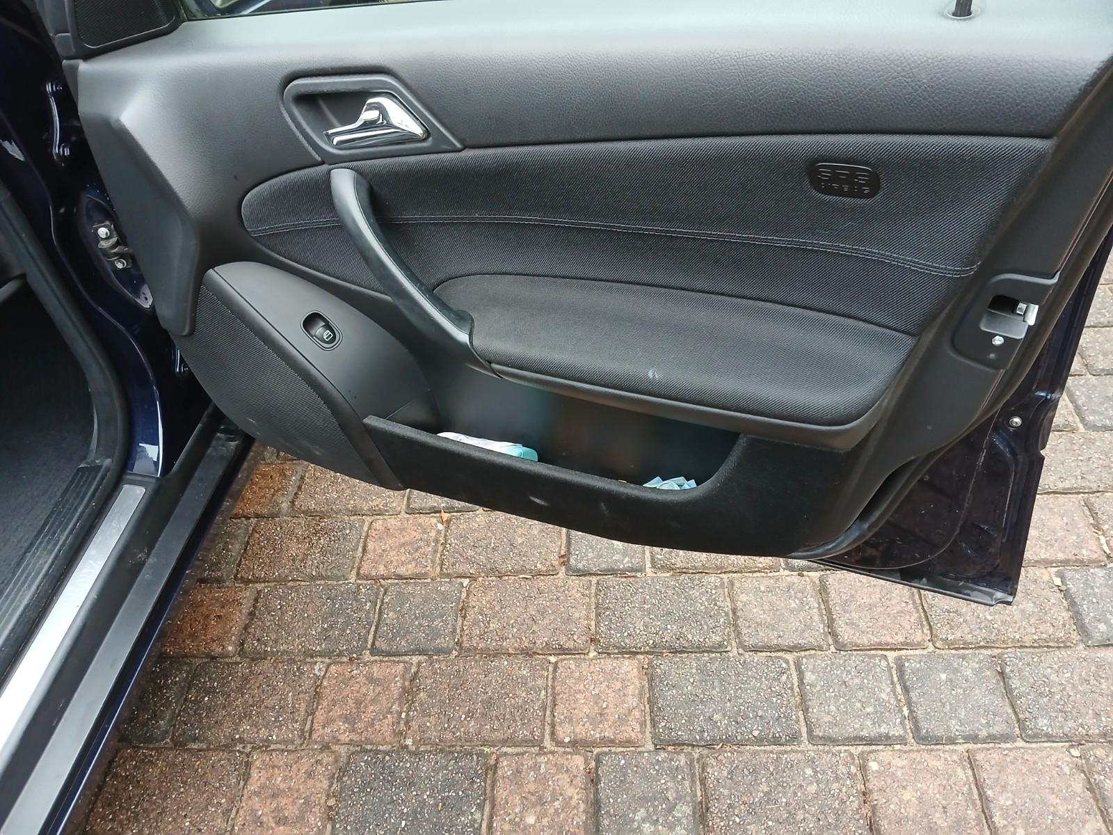 Mercedes-Benz C220 2005 — photo 9