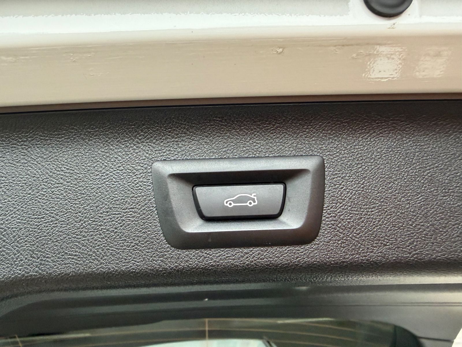 Fahrzeugabbildung BMW 520 i Touring M Sport H&K AHK LED KAMERA