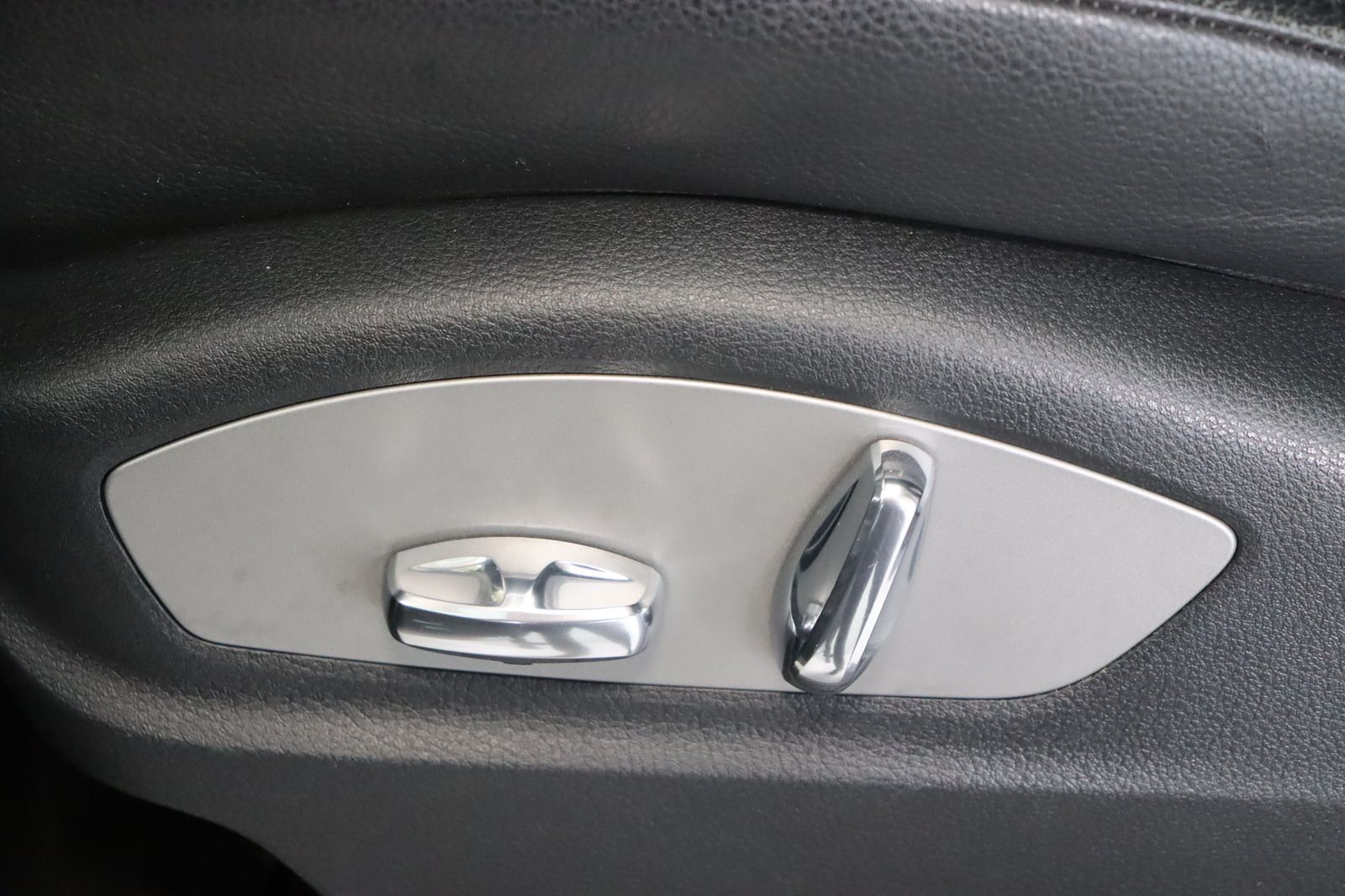 Fahrzeugabbildung Porsche Cayenne 3.6 V6 Tiptronic Leder Navi Top Zustand