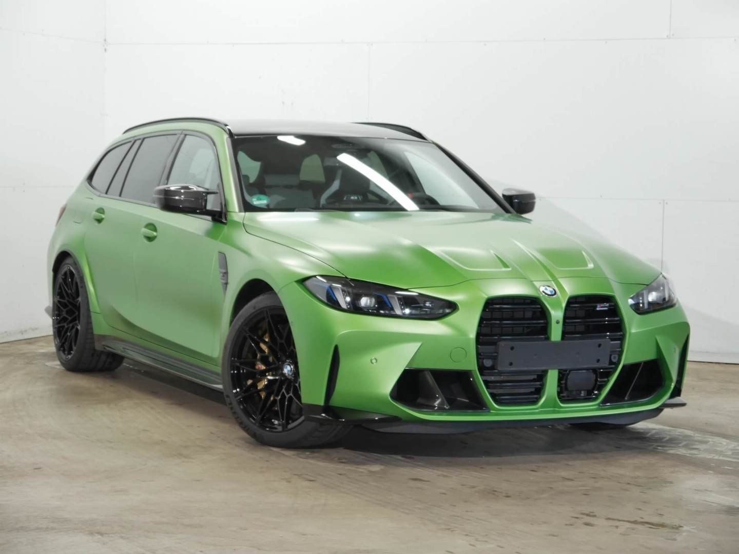Fahrzeugabbildung BMW M3 Competition M xDrive Touring Sonderlackierung