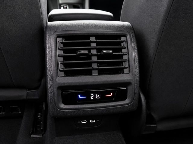 Volkswagen Golf VIII 1.5 eTSI Life DSG Keyless|Kamera|Sitzh foto 17