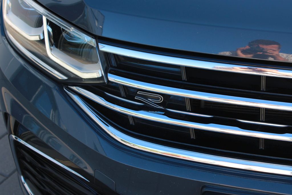VW Tiguan R-Line 1.4 eHybrid NAVI SHZ LHZ KAMERA