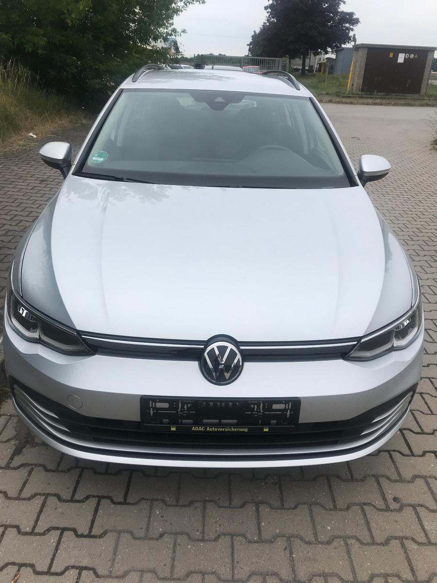 Volkswagen Golf VIII 1,0eTSI