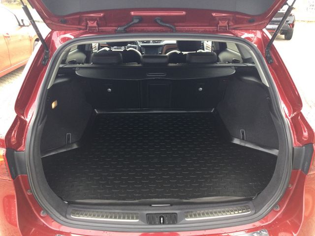 Avensis Touring Sports 1.8 Edition-S NAVI LED