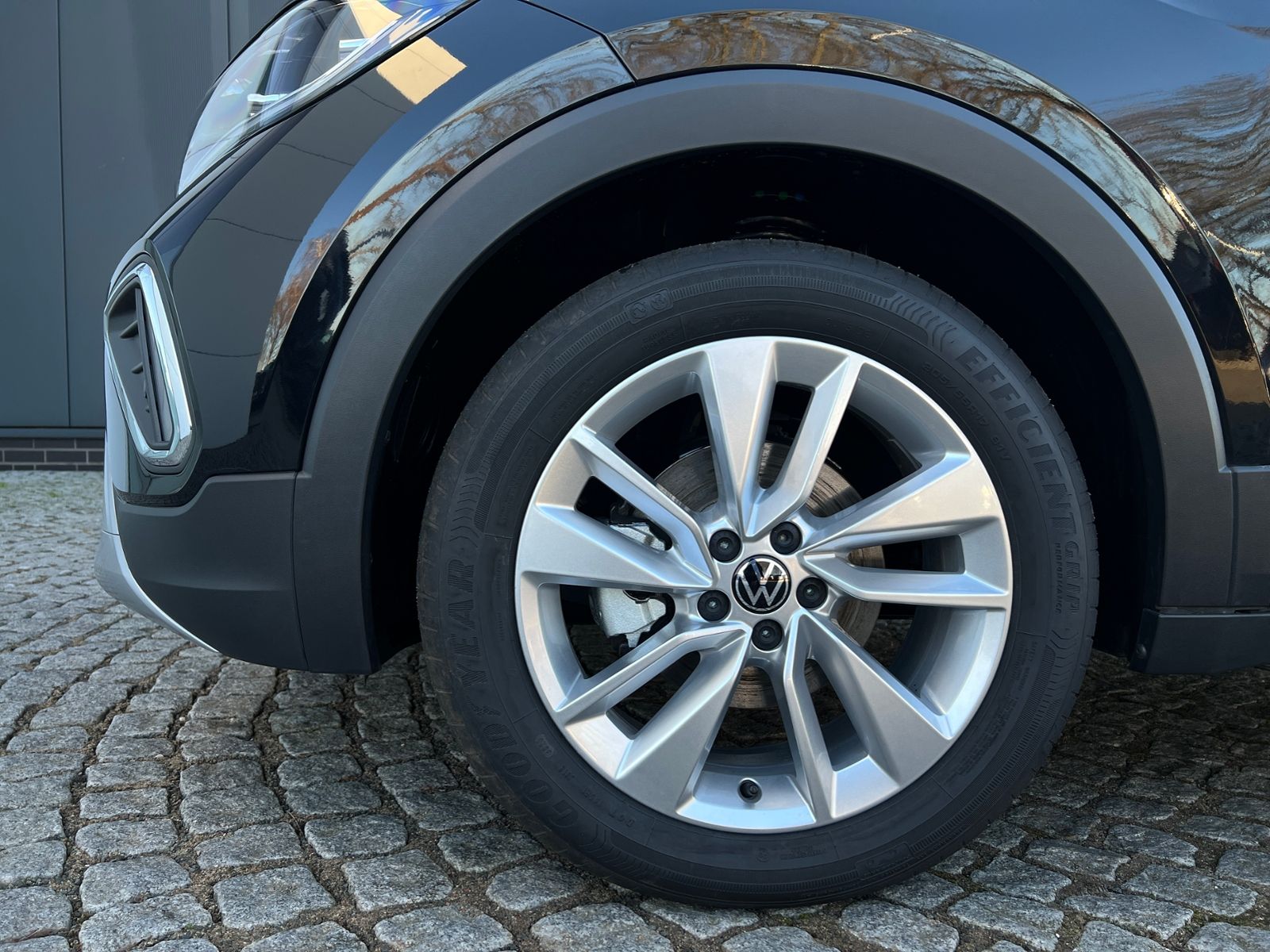 Fahrzeugabbildung Volkswagen T-Cross Life 1.0 TSI DSG *IQ.Light, Climatronic,