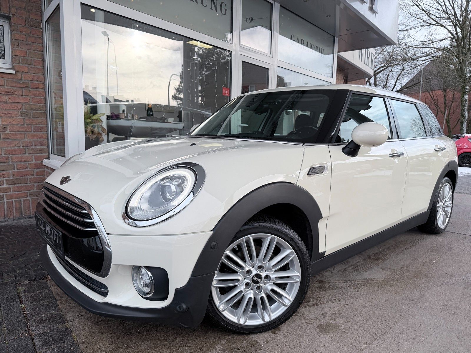 Fahrzeugabbildung MINI COOPER Clubman Autom. Navi/LED/Allwetter/PDC