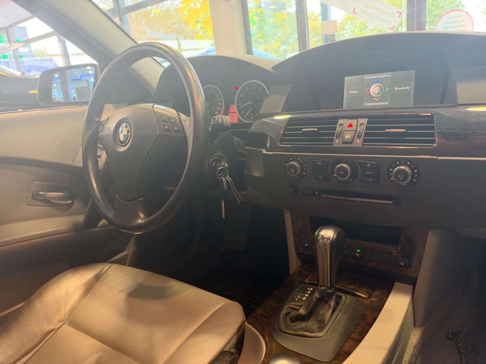 BMW 525i E60 2.5 218 ch • BVA • Cuir Dakota • Toit Ouvrant • PDC