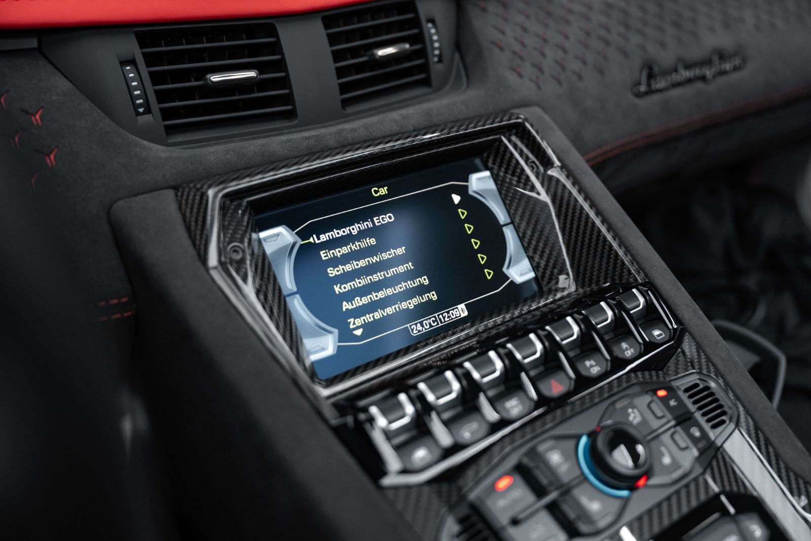 Fahrzeugabbildung Lamborghini Aventador Ultimae Roadster FULL CARBON/1 of 250