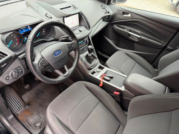 Ford Kuga - 12